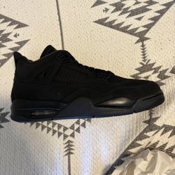Black Cat Jordan 4