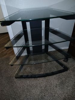 Black metal glass corner 4 tier stand