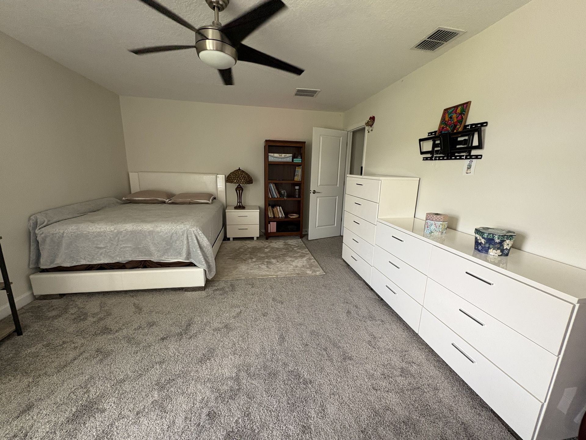 Queen Bedroom Set