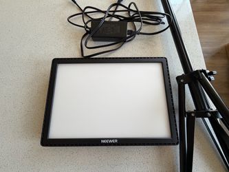 NEEWER 15.5" LED Streaming Key Light, with stand, and honeycomb GL1 PRO