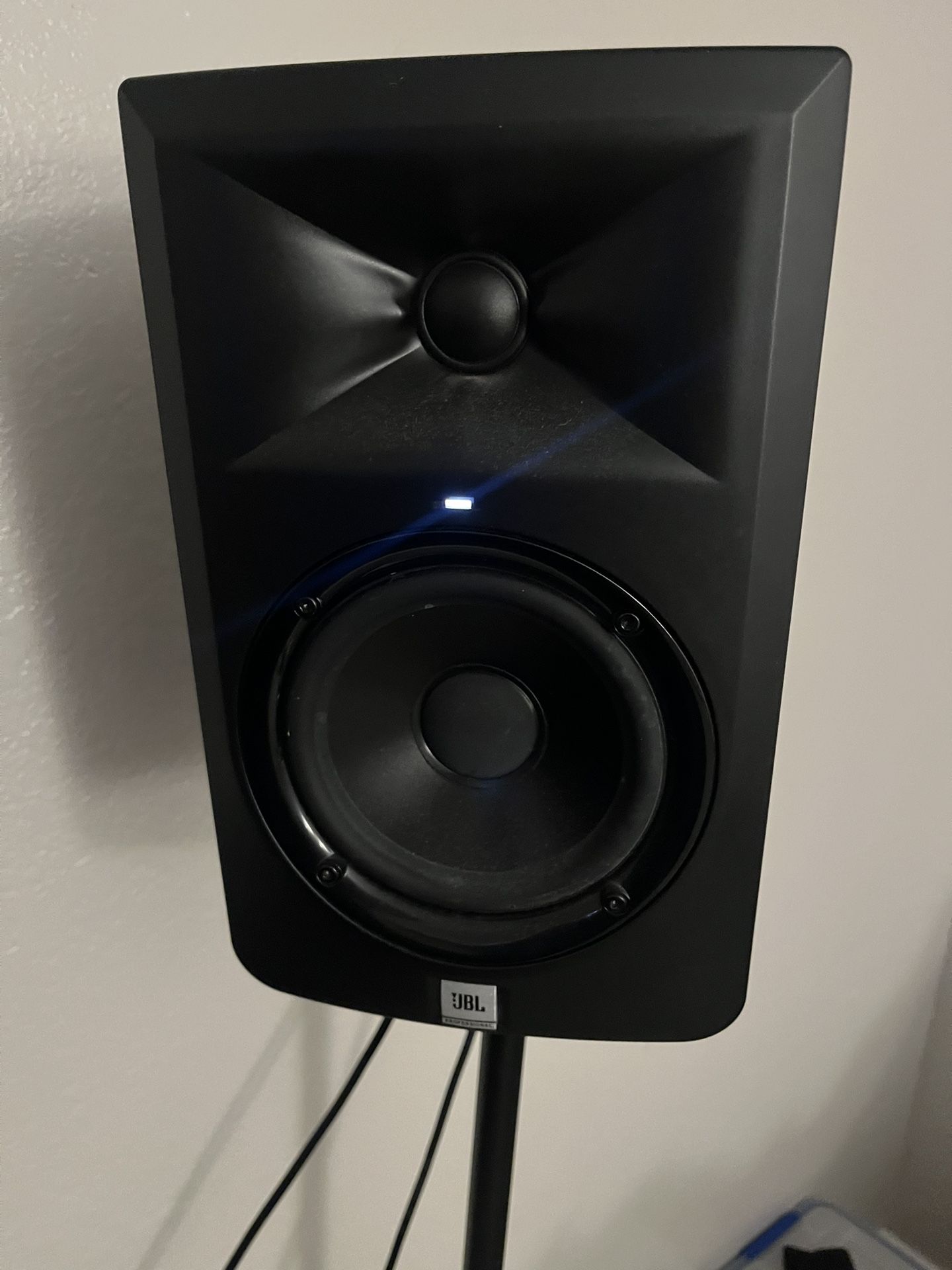JBL LSR305 Studio Monitor Speakers