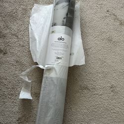 Alo Yoga Mat Brand New for Sale in Los Angeles, CA - OfferUp