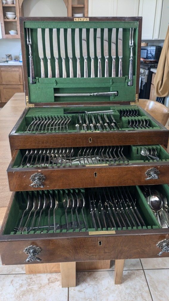 Antique Stainless Steel Dining Set