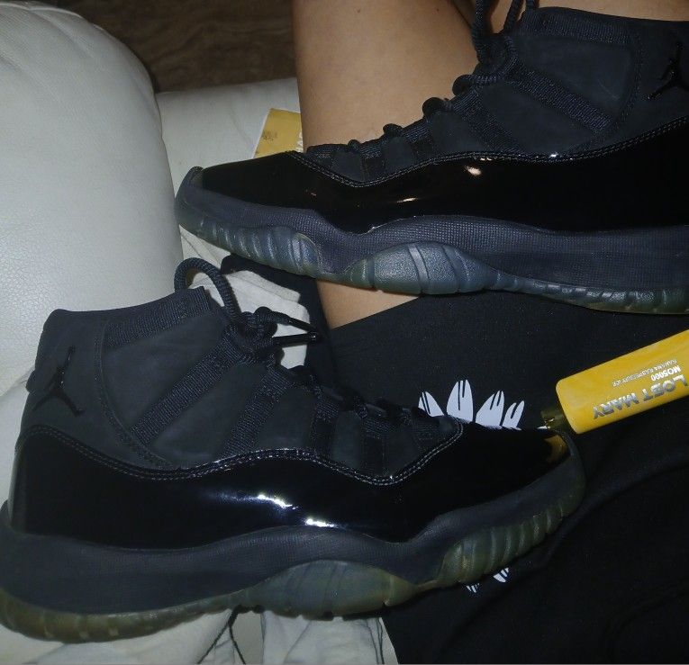 Air Jordan 11 Cap And Gown Black 2018