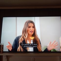 ROKU 65"