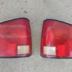Tail lights 98 99 00 01 Chevy S10, GMC Sonoma