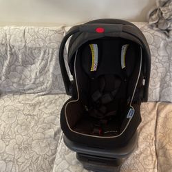 Graco  SnugRide SnugLock 35  Platinum XT Black Infant Car Seat