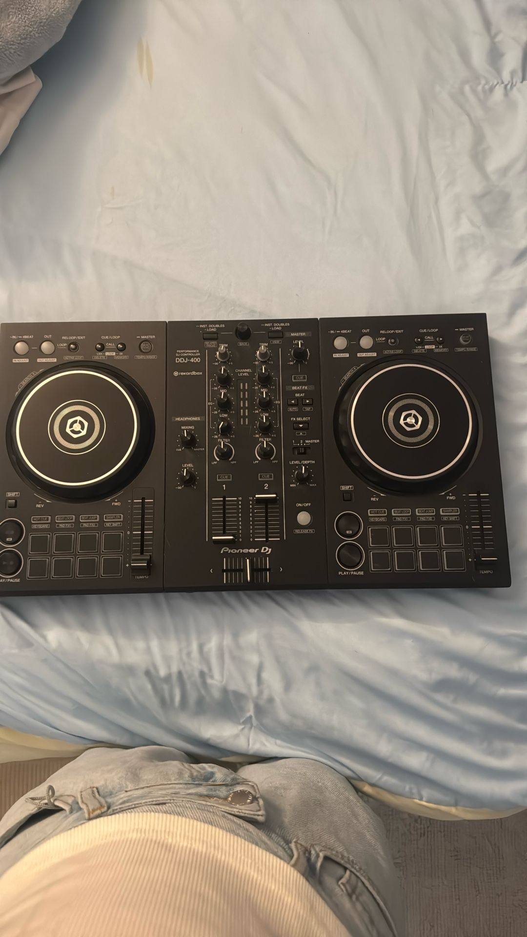 DDJ 400