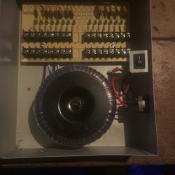 18 channel camera battery supply