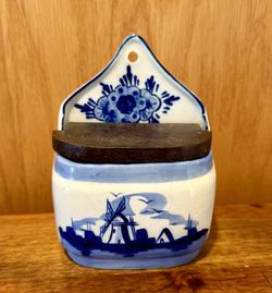 AUTHENTIC VTG HANDPAINTED BLUE DELFT HOLLAND SALT BOX 5”