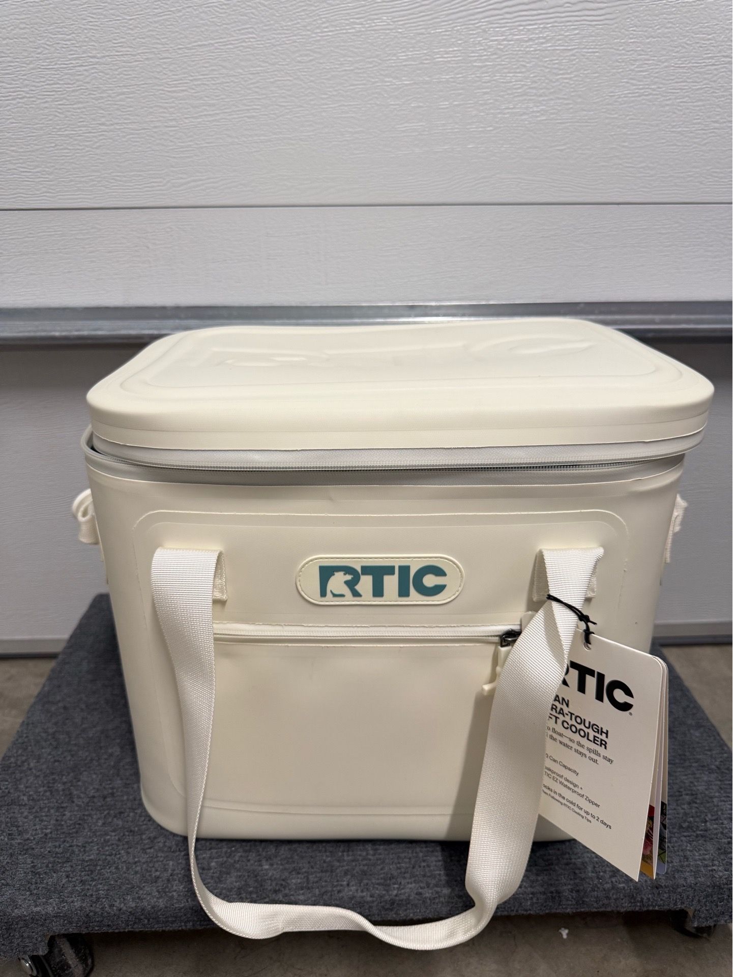 RTIC Soft Pack Cooler - 30 Can Capacity | Ivory | Brand New with tags ...