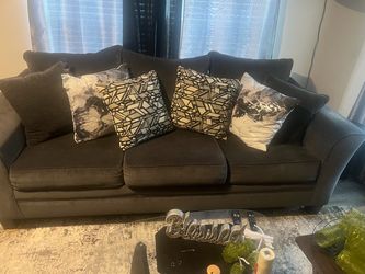 Grey Beautiful like new sofa !