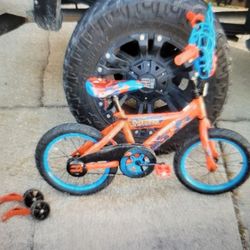 Spider-Man 16 Inch BMX Kids Bike With Training Wheels!