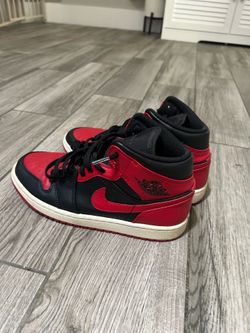 Jordan Mid 1’s size 8