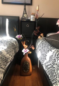 Flower vase with flowers