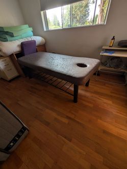 Massage bed