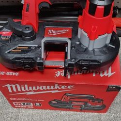 Milwaukee 2429-20 M12 12V Li-Ion Cordless Sub-Compact Band Saw 