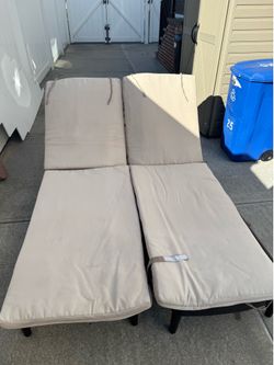 Lounger chairs with cushions