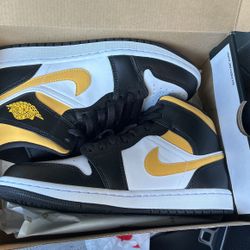 Jordan 1 Mid