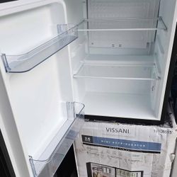 Vissani Mini Fridge