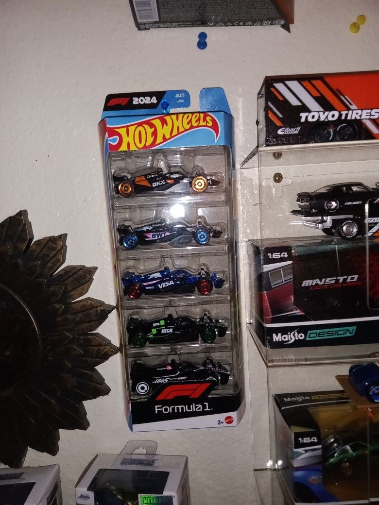 🆕 Hot Wheels Formula 1 5 Pack Mclaren Alpine Red Bull Sauber Haas 2025 Sealed