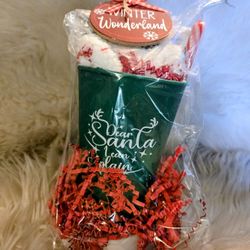 Christmas Coffee Cups With Socks
