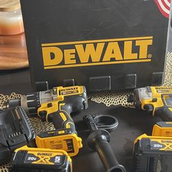 Set Dewalt Drills 20 Volts 