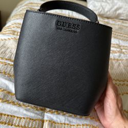 Guess Shoulder Bag