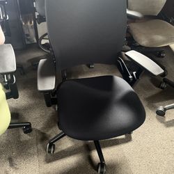 Steelcase V2 Leap Office Chair 