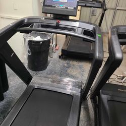 Fullerton -2025 model  Nordictrack Commercial 1750  16" ifit touchscreen  - 1300$