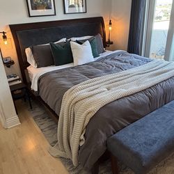 California King Bed Set (Mattress NOT included)