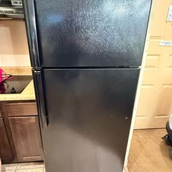 Refrigerator GE black excellent condition