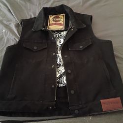 Dark horse tobacco wear black vest