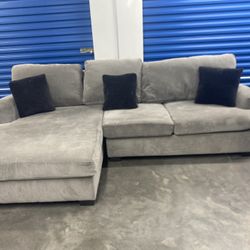 Comfortable Sectional Couch (free delivery)