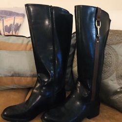 Like new riding boots. Only worn one! Size 8