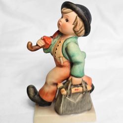 Goebel HUMMEL Figurine MERRY WANDERER #11