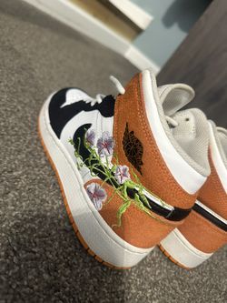 Jordan 1 Blossom  Size 5y