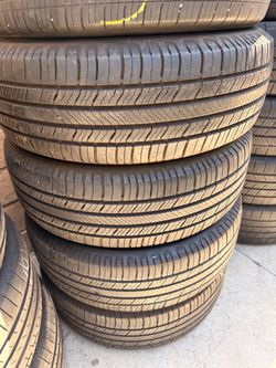225/65r17 Michelin tires en Excelentes Conditiones de Vida las 4