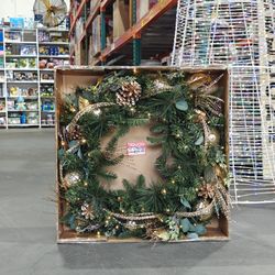 32" Christmas Wreath With Gold Accent