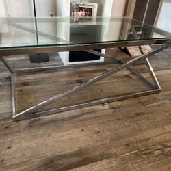 Furniture / Mirrors / Dinning Table / Bar / Coffee Table / Dresser