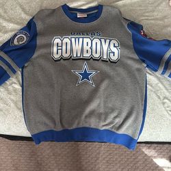Cowboys sweater ! Like new !