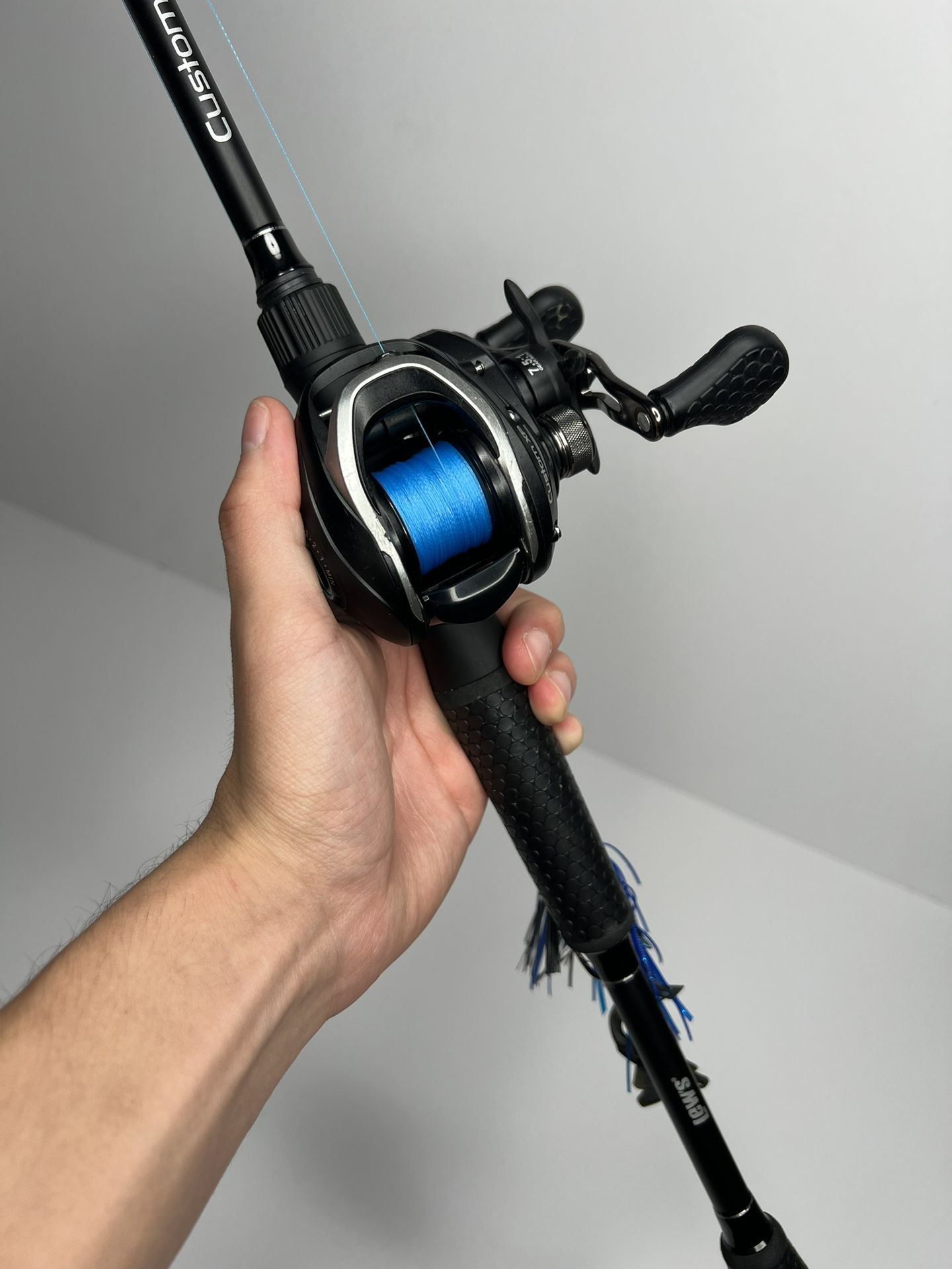 Lew's Custom is XP Baitcast Combo Right 7' Medium Heavy