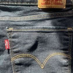 711 Skinny Levis 29x28