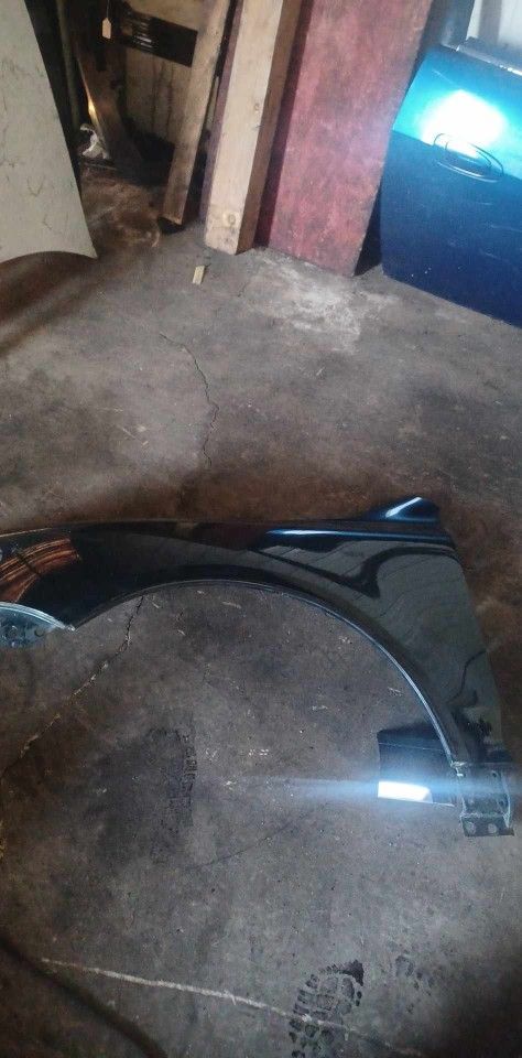 04 vw touareg left fender dark green