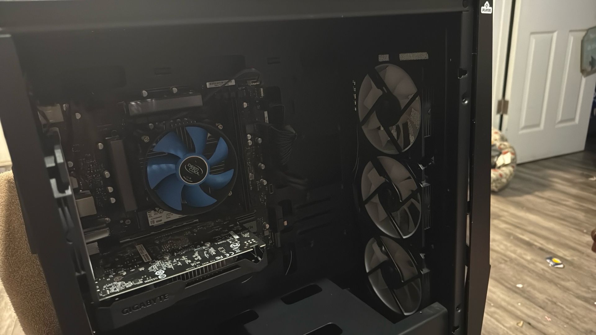 Gaming Desktop And Curve Scepter Monitor