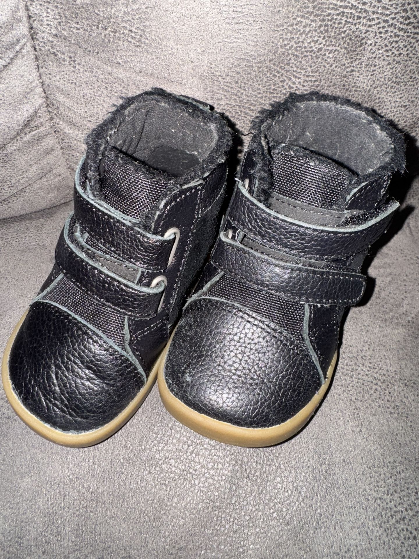 UGGS SZ 4/5