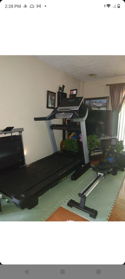 2022 Proform Pro 2000 Incline Treadmill Excellent Condition Foldable - Hamilton, NJ