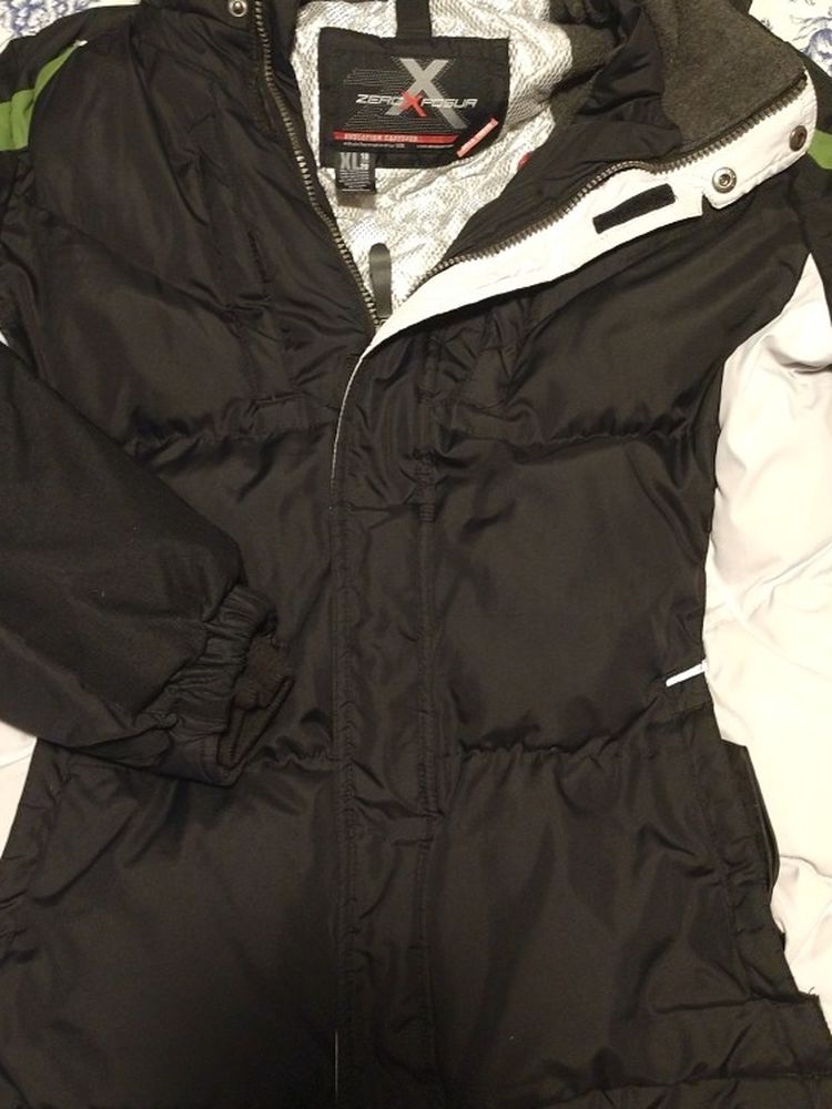2 Boy Winter Coats Great Condition No Stains Or Rips. 