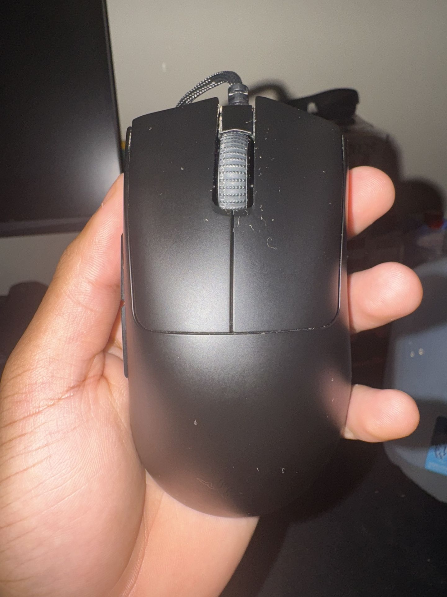 Razer DeathAdder V3 – Lightweight Gaming Mouse & Mouse bungee