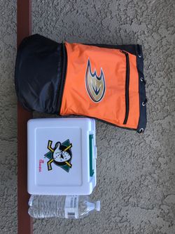 Anaheim Ducks Cooler/Bag and Lunch Box ( selling together only)